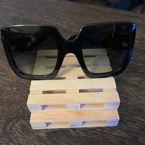 Gucci - Oversized Black Square Rim